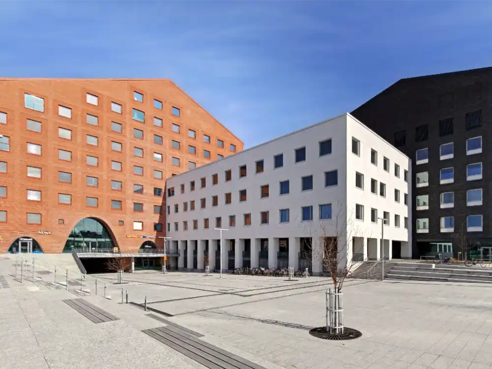 Rakennuksia Seinäjoella asunnon hinnan määrittelyä käsittelevässä artikkelissa